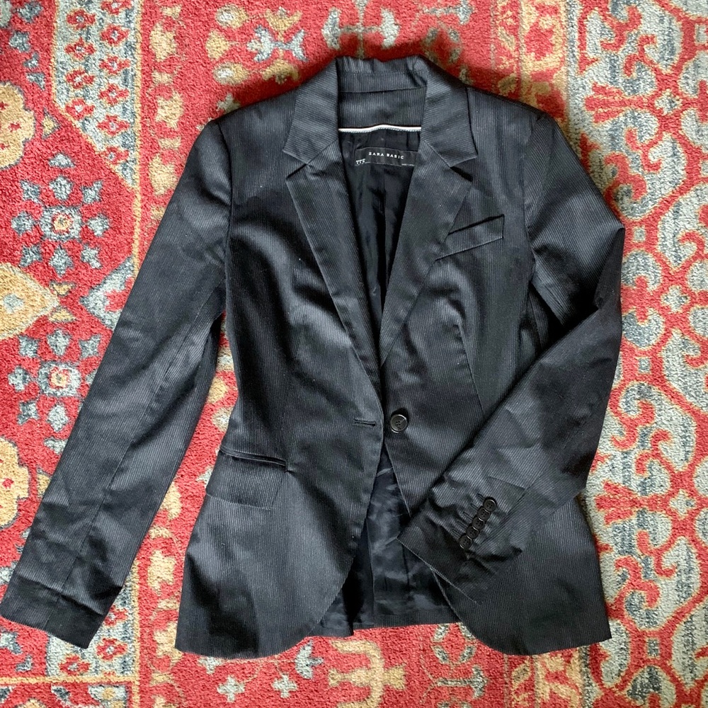 Zara Basic Black Pinstripe Fitted Blazer